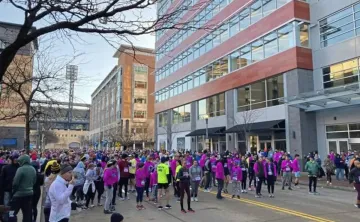 Crowd of participants at Turkey Trot in Downtown Pittsburgh